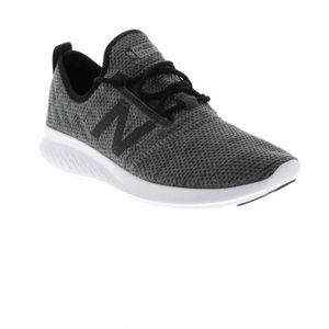 New balance tennis shoes